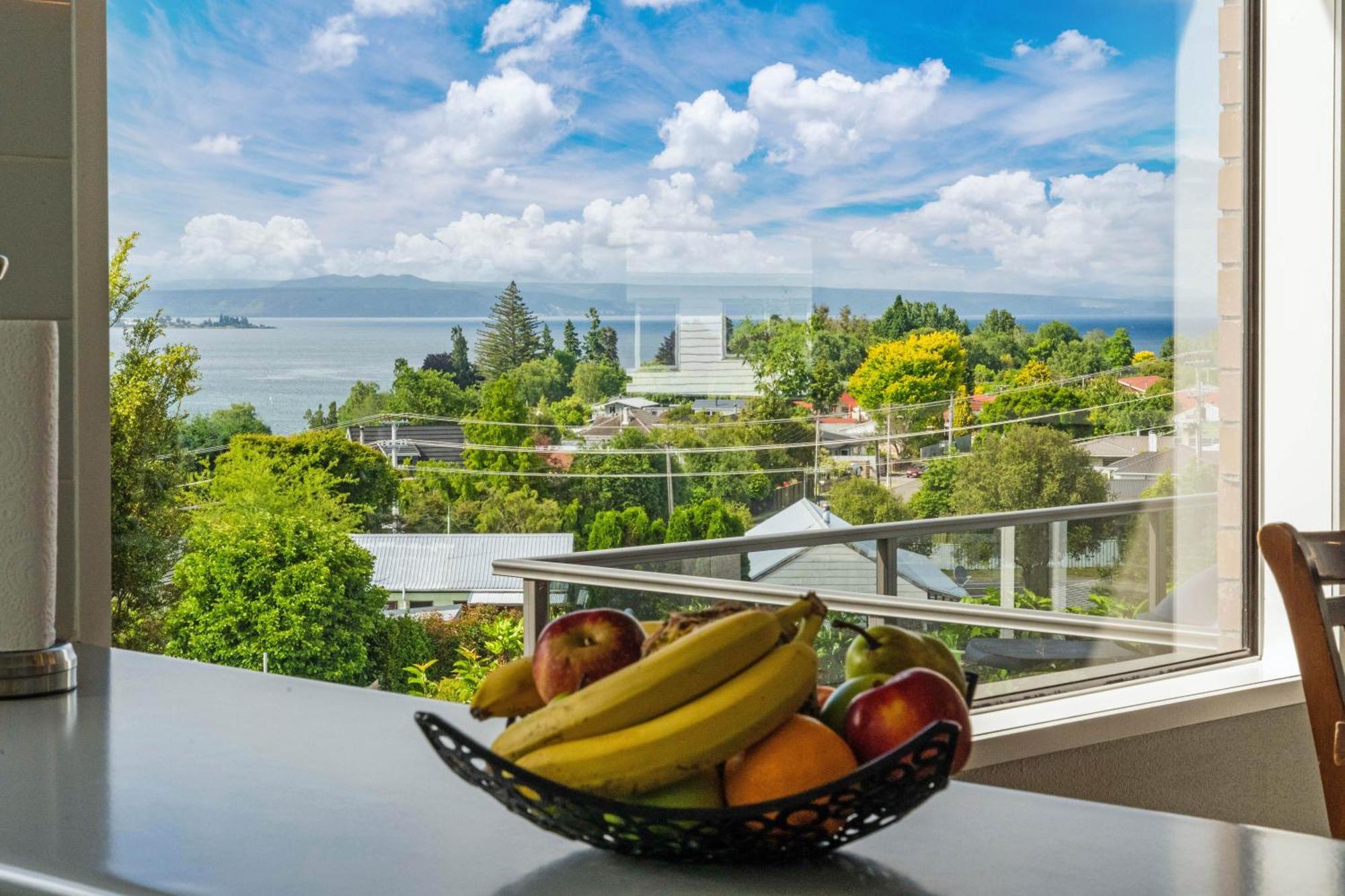 Ngaio Views - Lake Taupo Holiday Home Esterno foto
