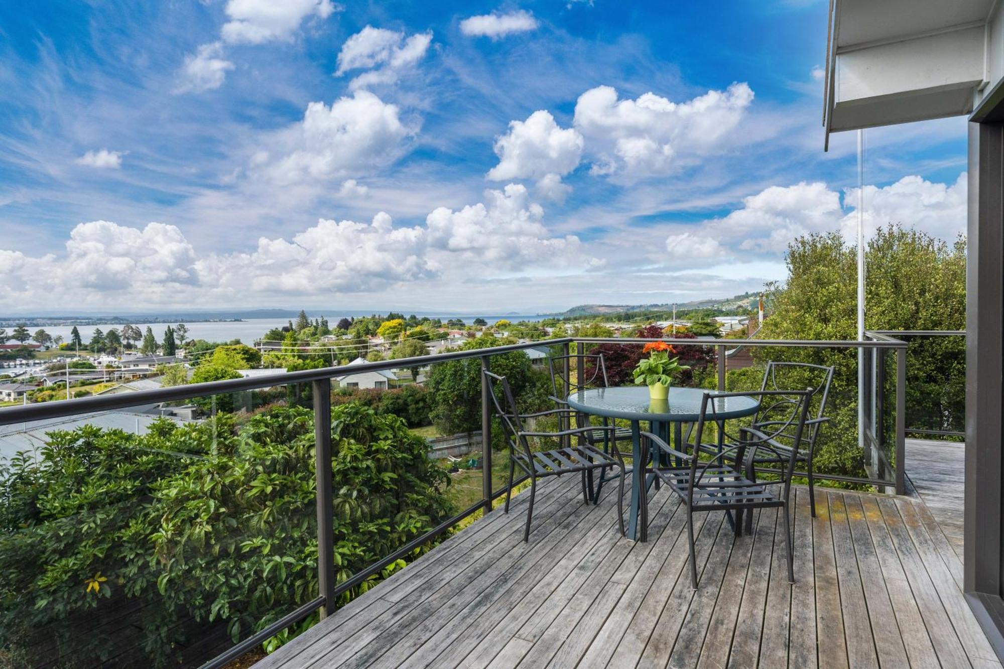 Ngaio Views - Lake Taupo Holiday Home Esterno foto